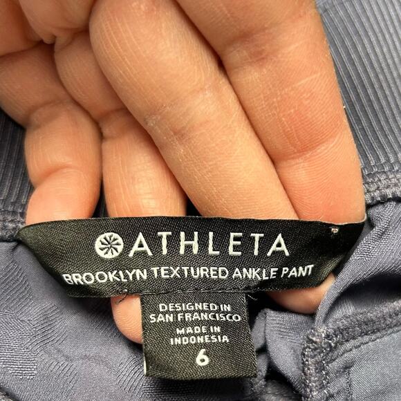 Athleta Navy Brooklyn Textured Ankle Pant Leopard Print Athletic Pants Size 6 - Picture 5 of 6